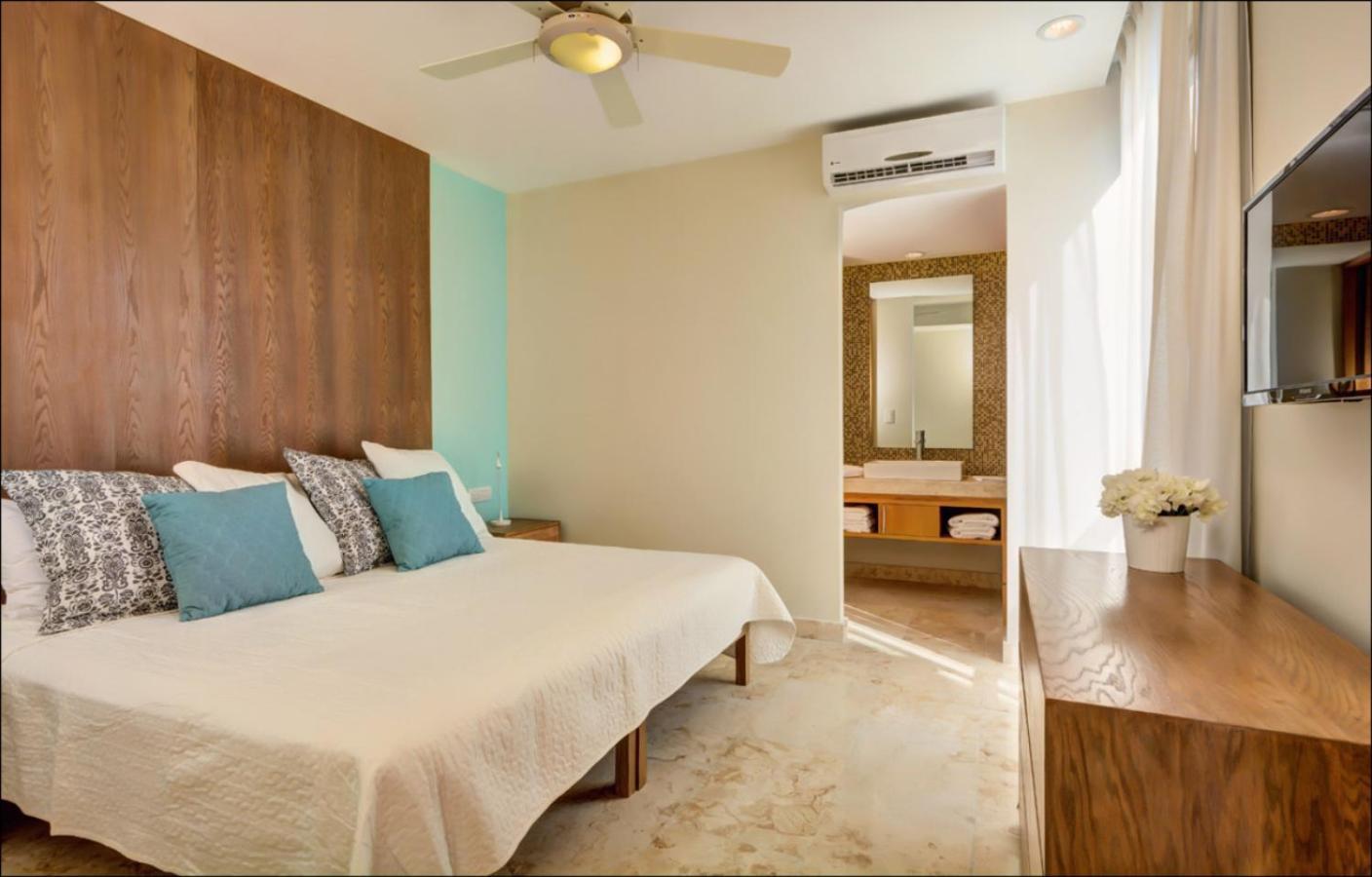 Anah Suites By Las Flores Playa del Carmen Room photo